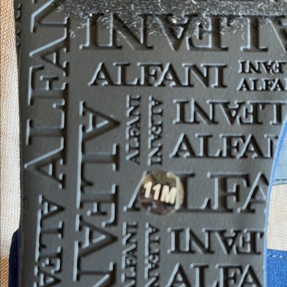 Alfani  Sandals 11 navy thong - Picture 4 of 9